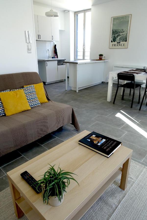 Maison Carrée/Coeur historique de Nîmes - Superbe Appt 55m² Exterior foto